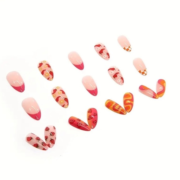 Press-On Nails with chic Nail Art (Nail Glue Included!) - Picture 4 of 8